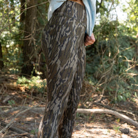 Combat Waterfowl Haven Performance Legging Mossy Oak Bottomland view 2