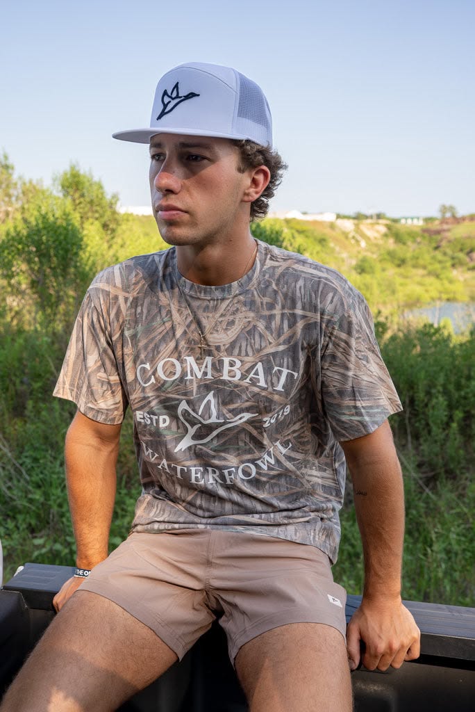 Combat Waterfowl Mossy Oak Washed Out Shadowgrass Badge Logo Tee