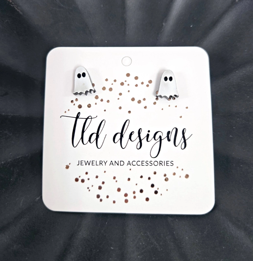 White acrylic Boo ghost stud earrings